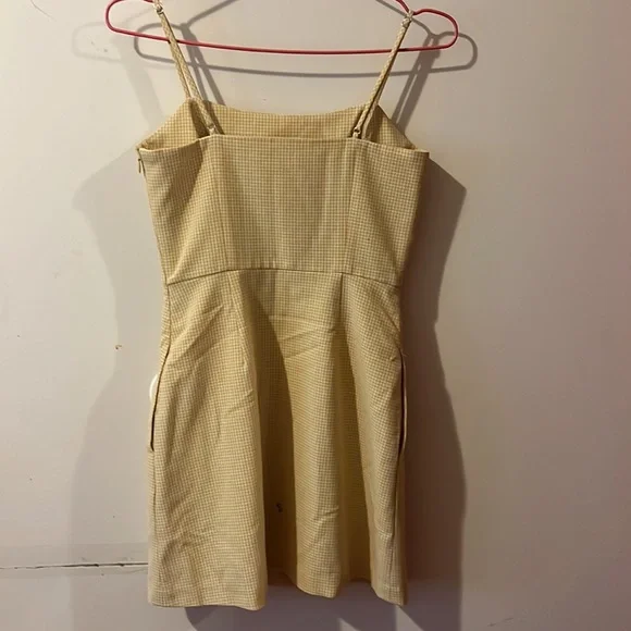 aritzia - Picture 2 of 2